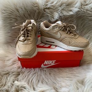 Women’s Nike Air Max 1 PRM